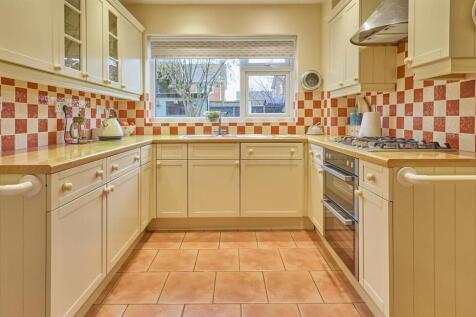 Fitted kitchen to rear