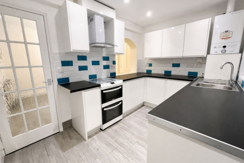 Mead Crescent E4