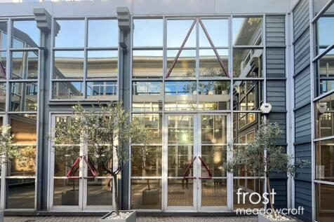 Unit 3 Walmer Courtyard Holland Park W11 office for sale courtyard.jpg