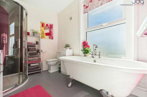 Second Floor Family Bathroom