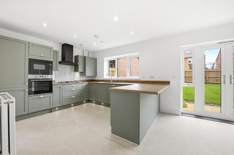 A sociable space complete with breakfast bar