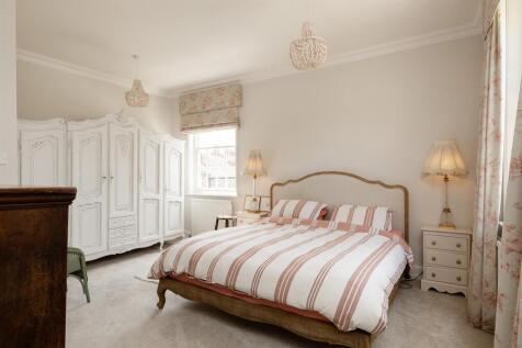 Principal Bedroom Suite