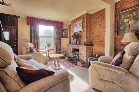 Living Room 2.jpg