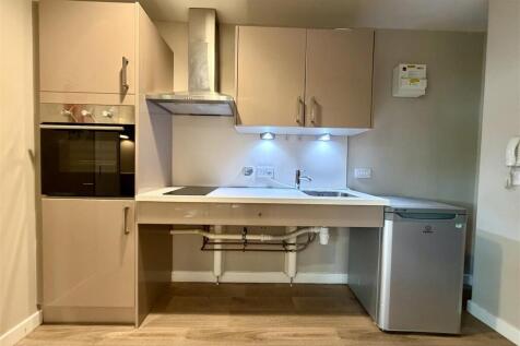 Kitchen Pic 1.jpeg