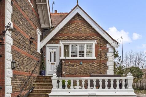 4, 14 Bulkington Ave-014.JPG
