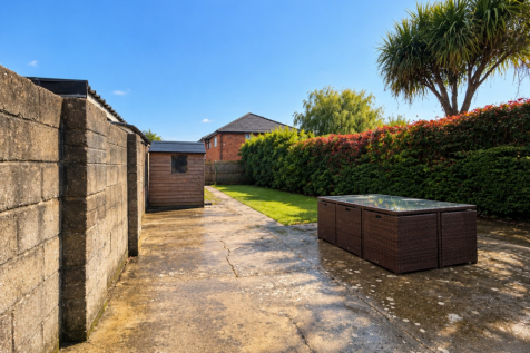 **STUDENT** Hendford Road, Bournemouth, Dorset, BH10 5AT photo 4