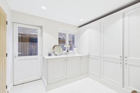 10 Chestnut Avenue Photos (16).jpg