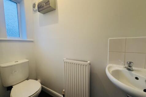 Cloakroom/wc