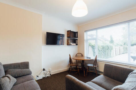4-bed house on York Road, Loughborough, £2,167/mo
