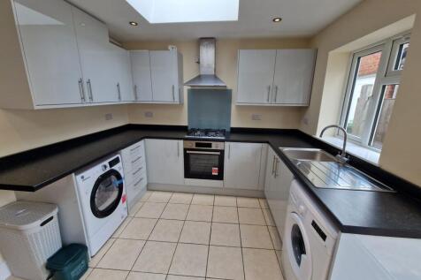 24 The Close, Leamington Spa photo 2