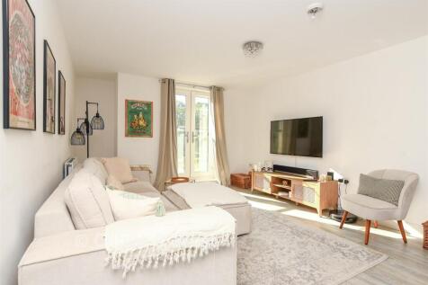 Lounge/Kitchen
