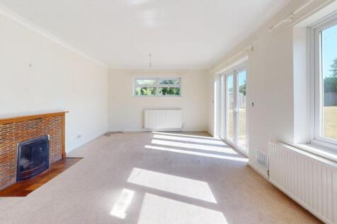 The-Vicarage-Barfrestone-Road-Living-Room 1.jpg