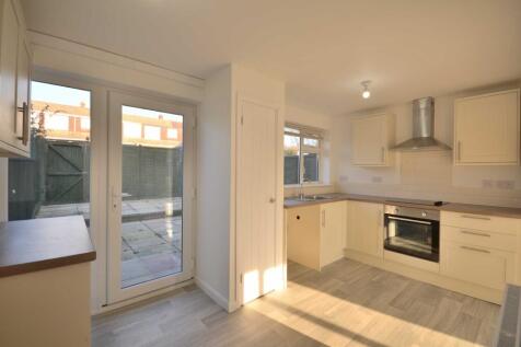 Thoresby Avenue, Tuffley, Gloucester, GL4 photo 3