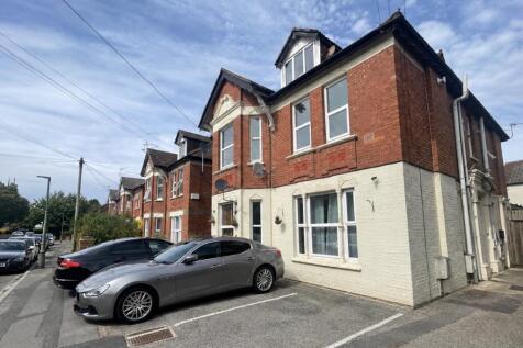 1-bed flat on Hamilton Road, Bournemouth, Bournemouth Christchurch Poole, £1,100/mo