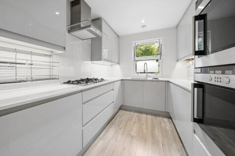 Holm Oak Close, East Putney SW15 photo 4
