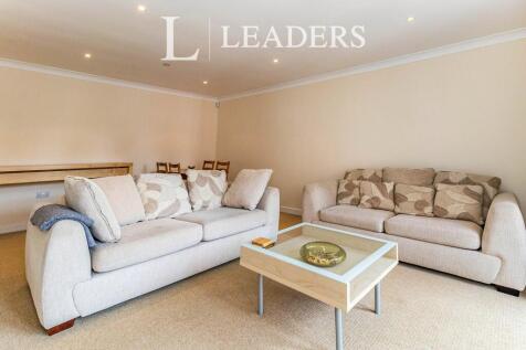 Royal Swan Quarter, Leret Way, KT22 photo 4