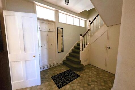 5 MH - Stairs.jpg
