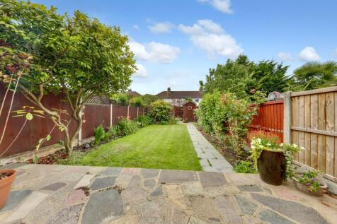 Cranleigh Gardens, Loughton, IG10 photo 4