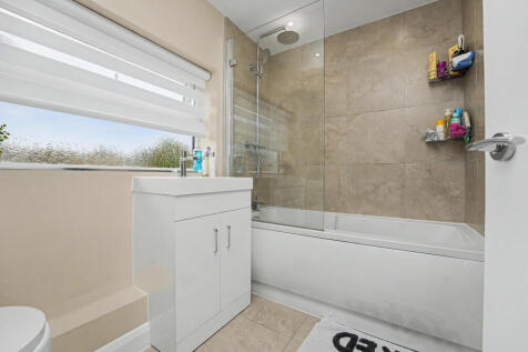 Fellowes Way, Stevenage, Hertfordshire photo 2