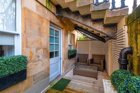 4 bed, 3 bath Apartment in Glasgow - Photo 38