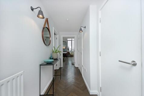 Gv-105 Issigonis House (6).jpg