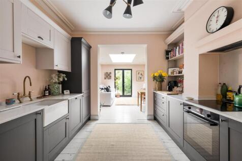 Beech Hall Road, E4