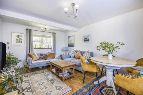 8 Elmleigh House, 19 Leigh Road, Havant-PorticoMar