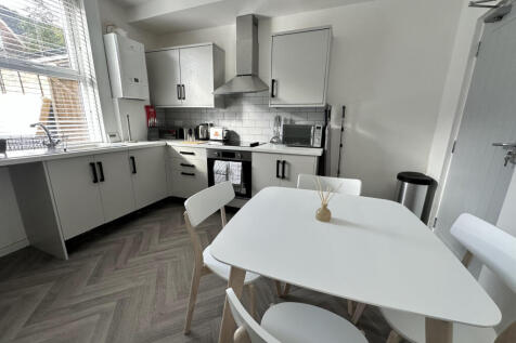 25 Wheldrake Road, S5 photo 4