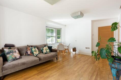 Winton Close, Winchester, Hampshire, SO22 photo 4