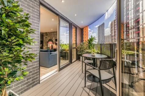 Dagenham Green, 2 bed 2 bath -