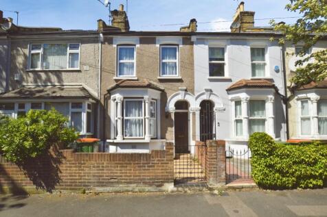 London, E13 - property photo