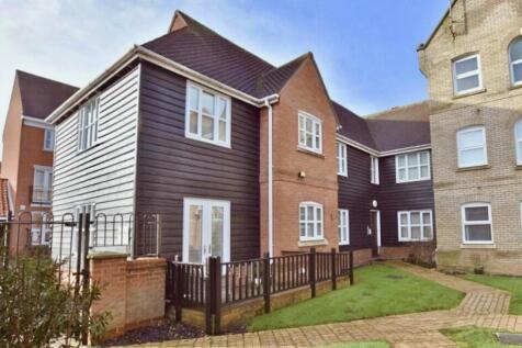 1-bed flat on Tallow Gate, South Woodham Ferrers, Chelmsford, Essex, £980/mo