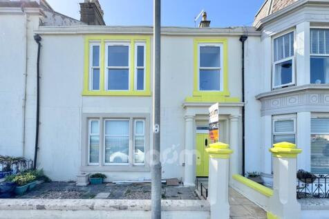 Arran Place, Ardrossan four bedroom apartment