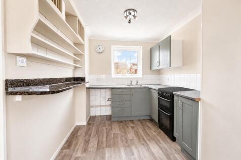 Beauchamps Drive, Wickford, Essex, SS11 photo 3