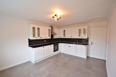 Kitchen/ Dining Room