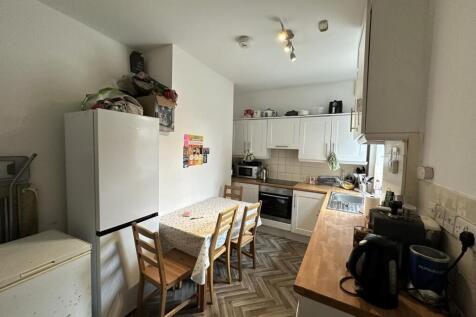 Ashfield Road, Longsight, £135pppw photo 4