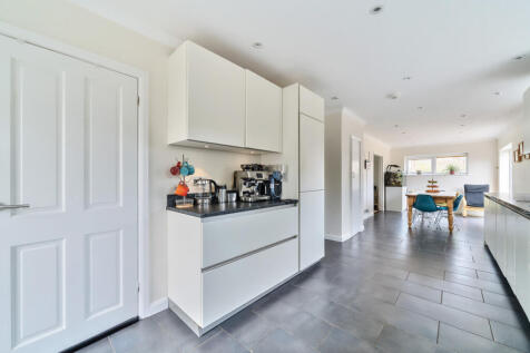 1313556-19-685c3d...