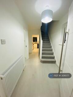 Blackwell Drive, Watford, WD19 photo 5