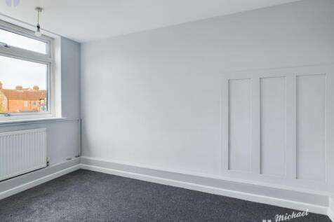 CAM03852G0-PR0142-STILL015