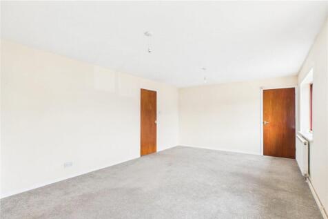 Redehall Road, Smallfield, Horley photo 3