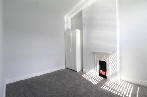 9 Bedroom 2.JPG