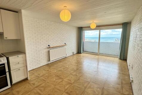 B11 Bay Apartments Lounge