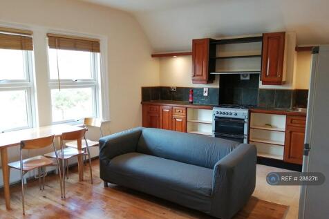 Kitchen/ Living Room
