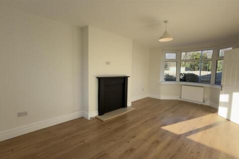 Living Room 04.jpg