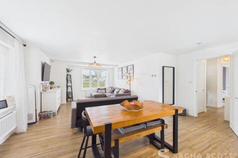Kitchen / Lounge / Diner