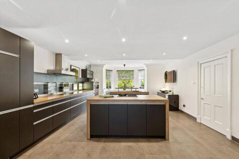 Dining Kitch  (L.G.)