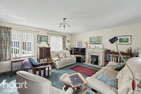 High Street, Canterbury. 4 bedroom detached house for sale