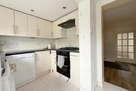 Kitchen 1.jfif.jpg