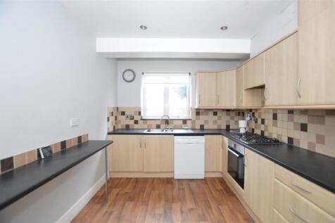 14 Strathearn Avenue kit.JPG