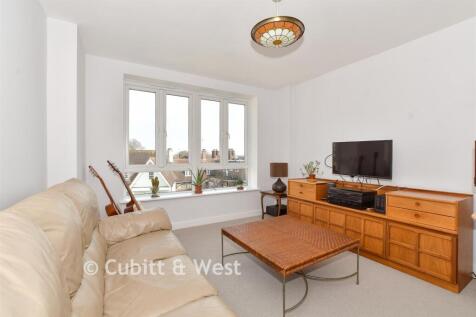 Lounge/Kitchen